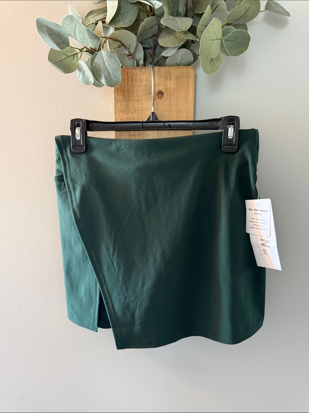 Yogalicious Pine Grove Skort with Side Slit & Sewn-In Shorts, M, NWTs